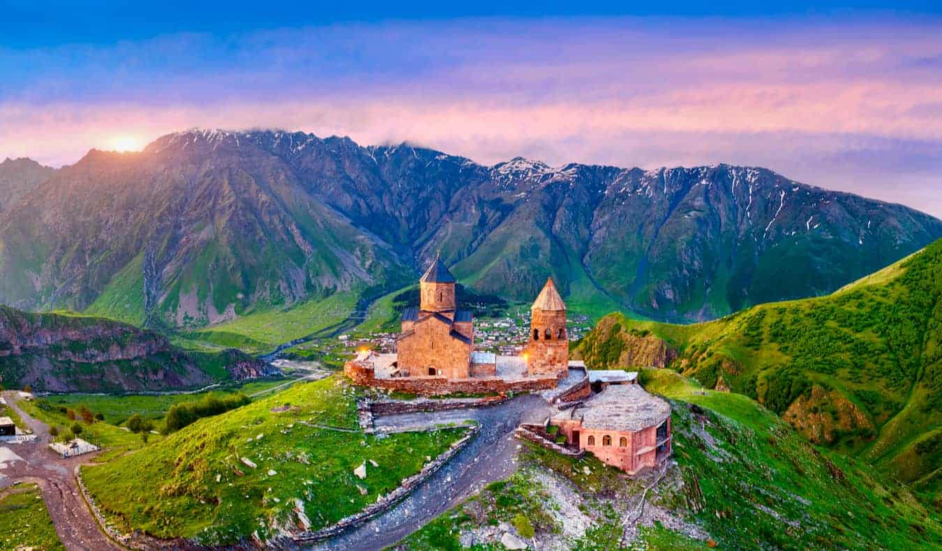 Discover The Magic Of Georgia: Unforgettable Tours Await!